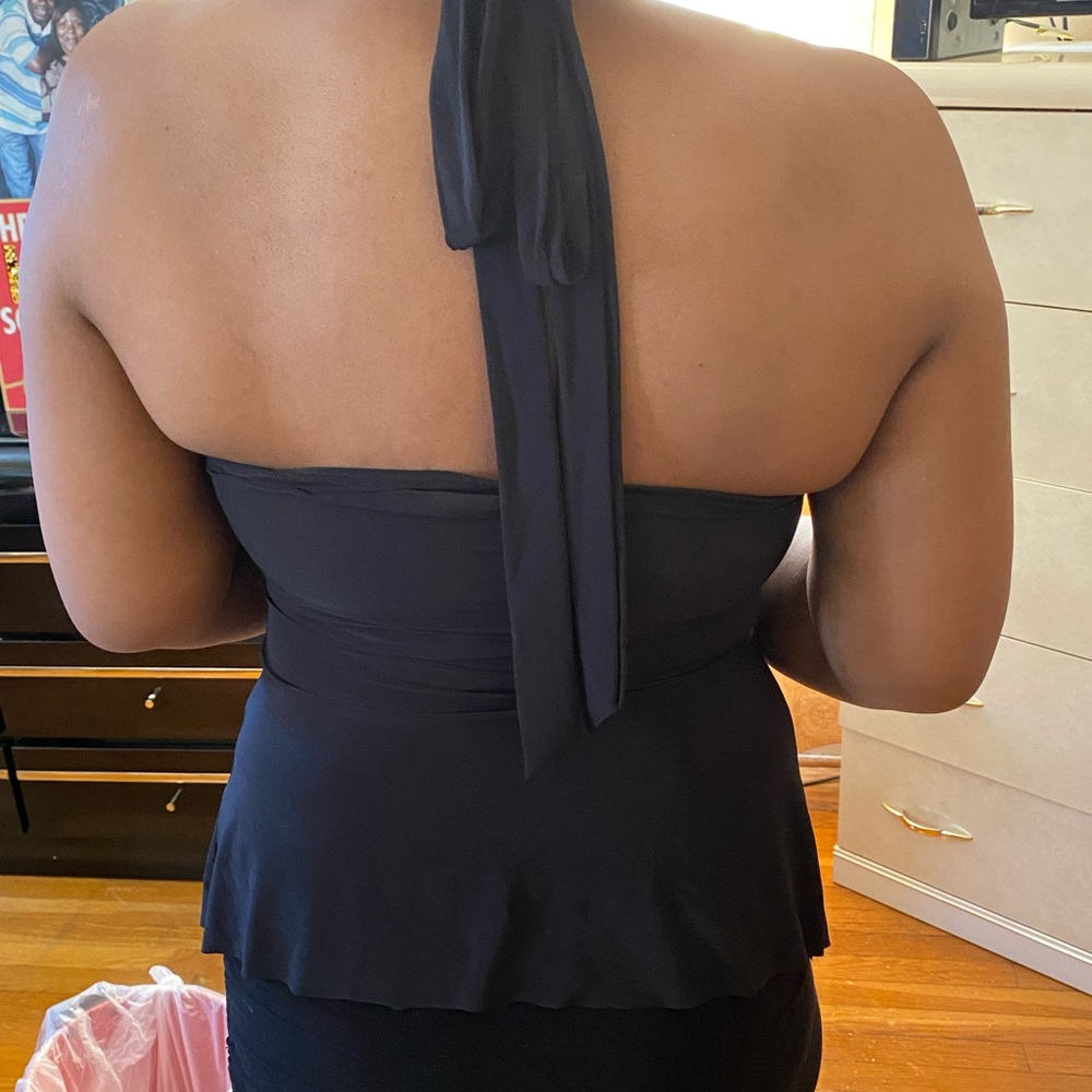 Stretchy black tank top